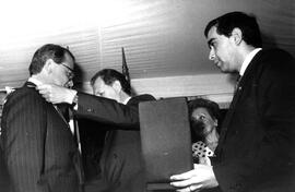 Ministro Ricardo Lagos recibe condecoración durante visita a Venezuela