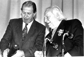 Ceremonia de condecoración a Rafael Alberti, Biblioteca Nacional