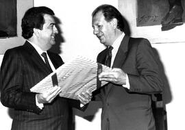 Ministro Ricardo Lagos recibe condecoración durante visita a Venezuela