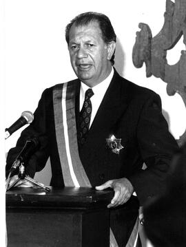 Ministro Ricardo Lagos recibe condecoración durante visita a Venezuela