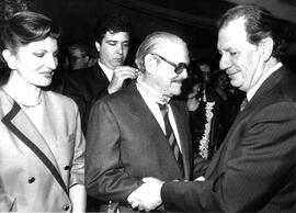 Ministro Ricardo Lagos recibe condecoración durante visita a Venezuela