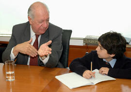 Encuentro de Ricardo Lagos con alumnos de Santiago College. Fotografías