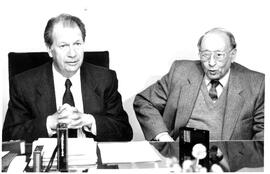 Anuncio a la prensa de Premio Nacional de Historia 1990, Álvaro Jara