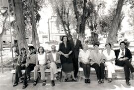 Ricardo Lagos E. junto a personalidades del teatro, letras, cine y la música, en actividad de la ...