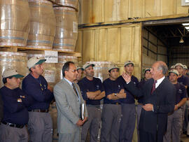 Presidente Lagos Visita Empresa Tonelería Nacional