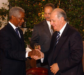 Visita del Secretario General de la ONU, Sr. Kofi Annan, cena en su honor