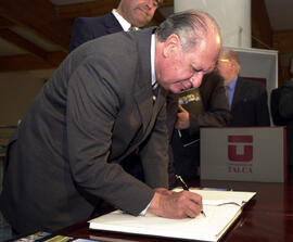 Visita parque de las esculturas en Universidad de Talca