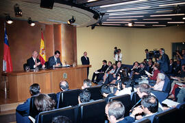 Encuentro ampliado de ambos Presidentes y Conferencia de prensa