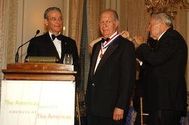 Premio"Gold Insigne" Council of the Americas
