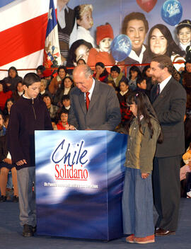 Promulgación de la Ley Chile Solidario