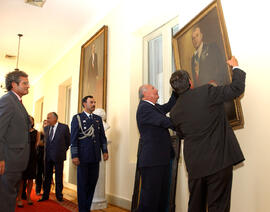 Presidente de la República Recibe Retrato de ex Presidente González Videla