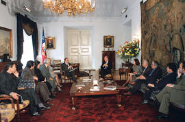 Recibe a directiva del Colegio de Profesores