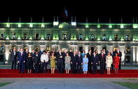 Fotografía y Saludo del Presidente de la República con los Jefes de Estado y de Gobierno