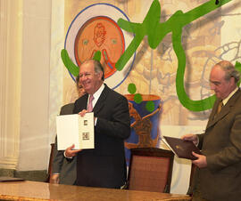 Ceremonia lanzamiento sello postal en homenaje a Roberto Matta