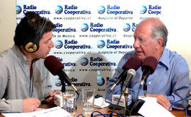 El Presidente Ricardo Lagos es entrevistado en la Radio Cooperativa