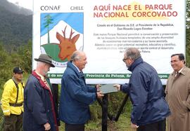 Firma del decreto de creación del Parque Nacional Corcovado