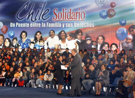 Promulgación de la Ley Chile Solidario