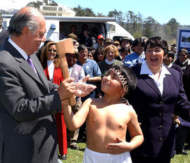 Entrega Bono Agrícola Familiar en Neltume