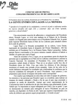 La gente entró con Lagos a la Moneda. El Presidente electo fue recibido oficialmente por el Presi...