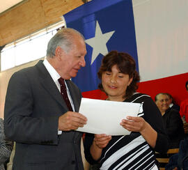 Entrega de subsidios Habitacionales y Títulos de Dominios en la Comuna de Frutillar