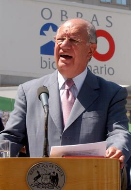 Inauguración de la Exposición de Proyectos Bicentenario