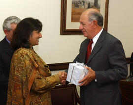 Presidente Ricardo Lagos Visita Empresa BIOCON