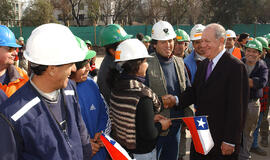 Presidente de la República realiza Visita Inspectiva a Obras Costanera Norte