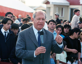 Declaraciones en inauguración conjunto habitacional Villa Los Alcaldes y Los Ediles, Valdivia