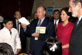 Inauguración de escuela F 1046, Canadá, Nacimiento