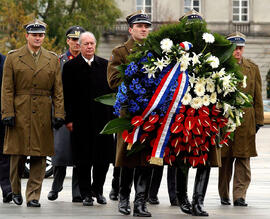 Ofrenda Floral ante Tumba del Soldado Desconocido - Polonia