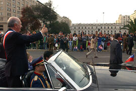 Presidente Lagos Asiste a Parada Militar 2004