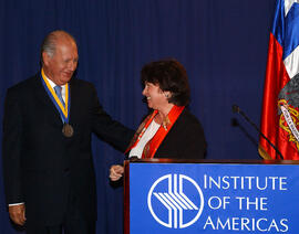 Presidente recibe Medalla de las Americas, Universidad de California