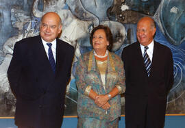 Fotografía y Saludo del Presidente de la República con Secretario General de Organización de Esta...