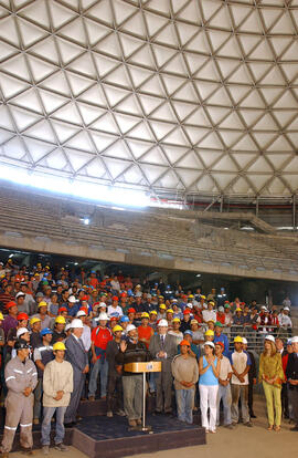 Visita inspectiva a las obras del estadio techado del Parque O Higgins