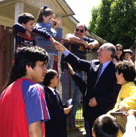 Inauguración de escuela F 1046, Canadá, Nacimiento