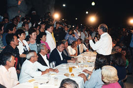 Cena Navideña con mendigos y ancianos de la calle