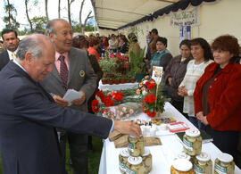 Entrega de Bonos Agricolas en Paine