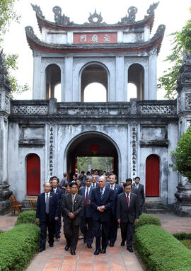 El Presidente Ricardo Lagos, en visita a Vietnam