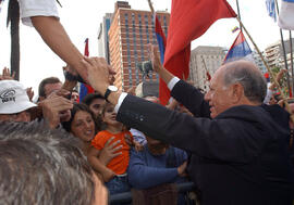 Presidente Lagos Saluda en Montevideo