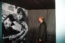 Visita exposición sobre Holocausto judío