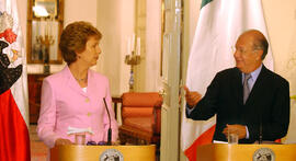 Primer Mandatario Ricardo Lagos, recibe a la Presidenta de Irlanda, Mary McAleese