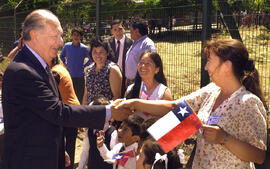 Inauguración de escuela F 1046, Canadá, Nacimiento