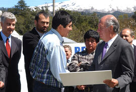 Entrega Bono Agrícola Familiar en Neltume