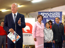 Presidente de la República Visita Bodega de Acopio de Textos Escolares