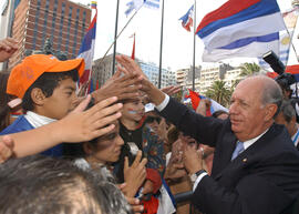 Presidente Lagos Saluda en Montevideo