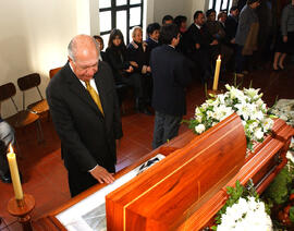 Presidente de la República en Velatorio del Padre Miguel Ortega