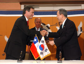 Reunión Bilateral con Presidente de Corea y Firma de Acuerdo de Cooperación y Asistencia en Asunt...