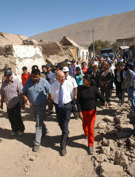 Presidente de la República en Recorrido por Quebrada de Tarapacá tras Terremoto