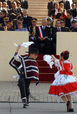 Presidente Lagos Asiste a Parada Militar 2004