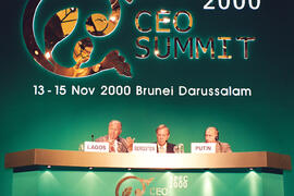 Participación en APEC CEO Summit 2000